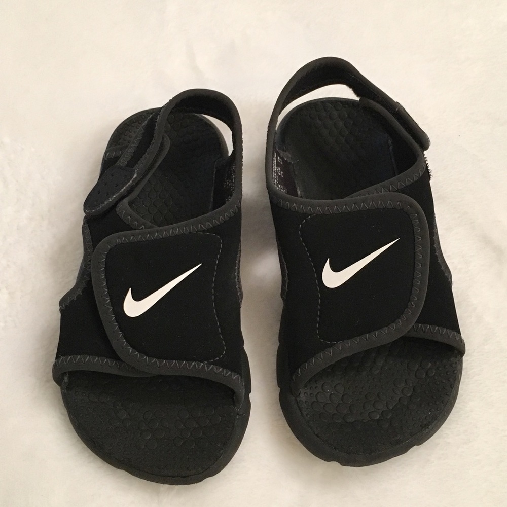 Toddler boys Nike sandals